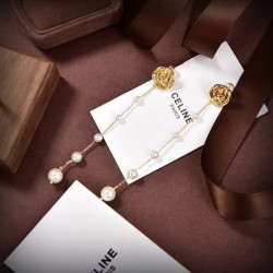 Booming popularity! Fashionable new earrings 2023SS CELINE Celine